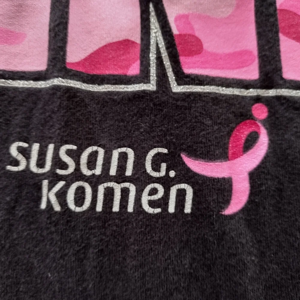 "SOLD 🪖 in PINK" Susan G Komen T-shirt - Picture 10 of 13